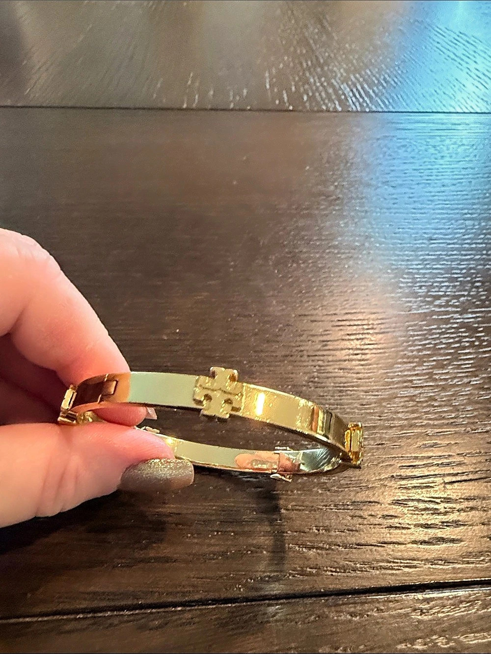 Tory Burch Icon Hinge Bracelet Gold - Picture 3 of 4